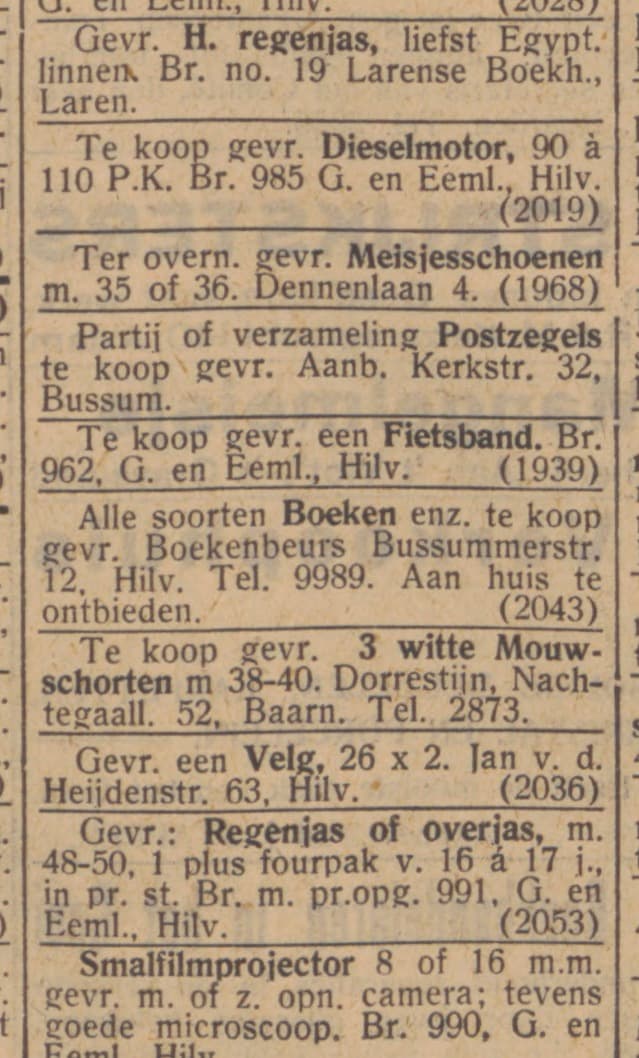 Drie witte winkeljassen
